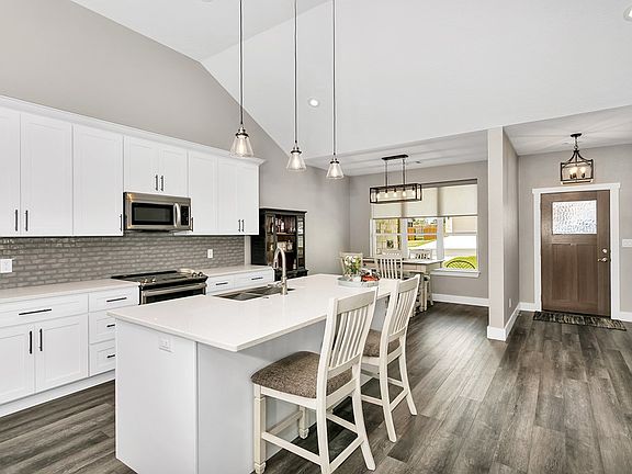 4th image of 719 Madilynn Ct