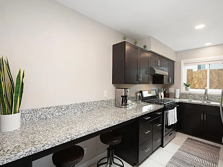 2151 Manchester Ave #B — Photo 12