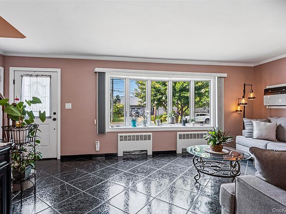 4th image of 78 Ambrose Avenue