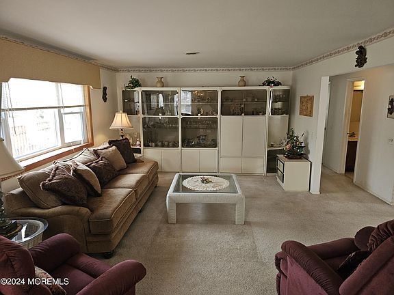 4th image of 14 Leighton Court