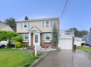 23-10 Cambridge Rd, Fair Lawn, NJ 07410