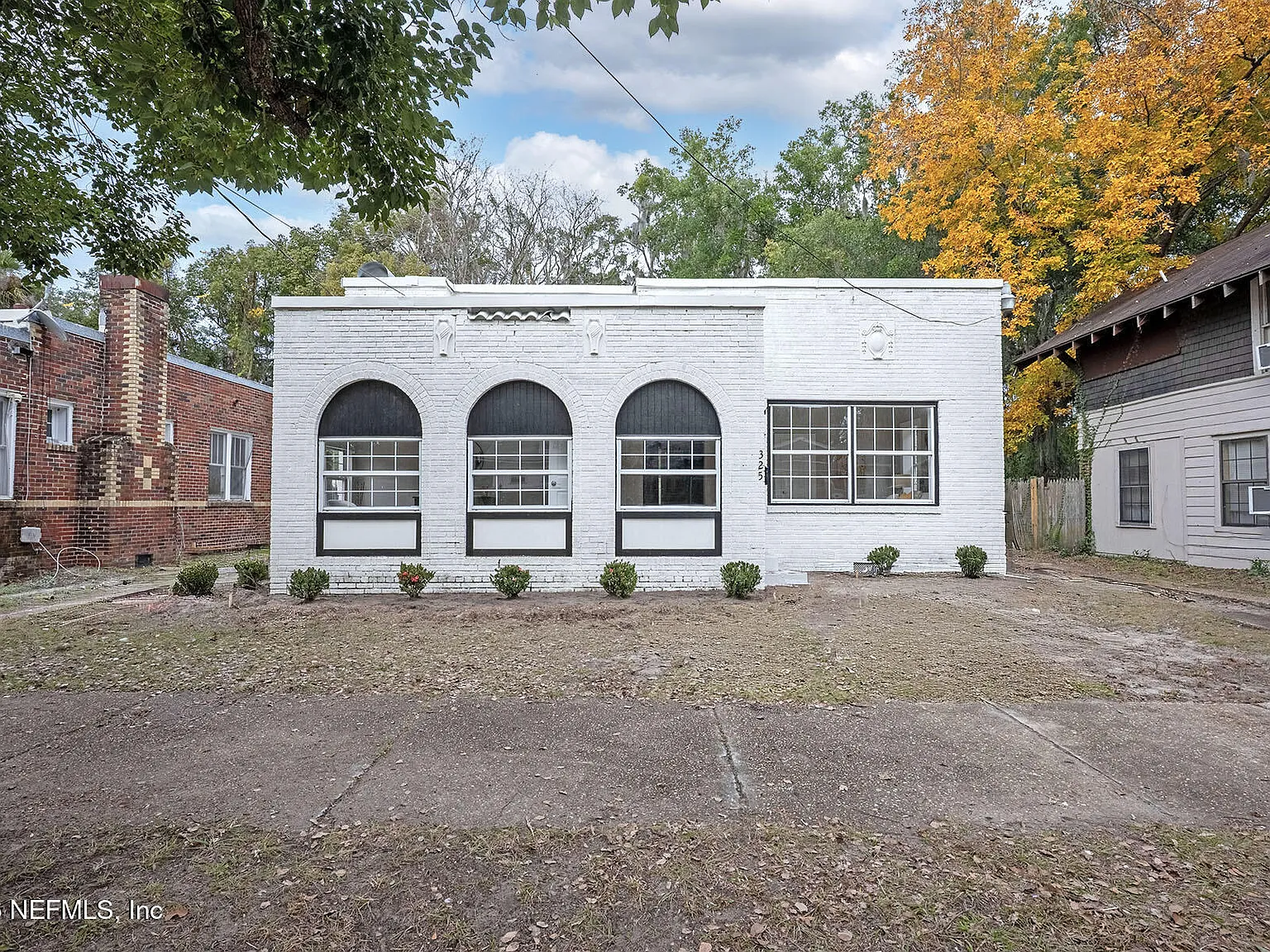3 bed, 2.0 bath, 1216 sqft, $1,600 — Photo 2