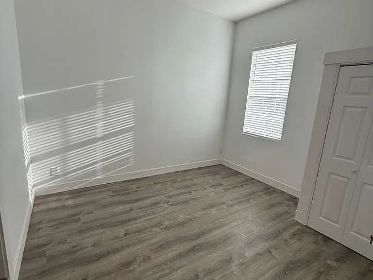 1361 Emerald Dr #1A — Photo 3