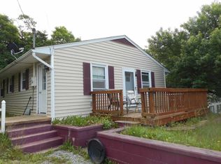 202 N 4th St, Shenandoah, VA 22849