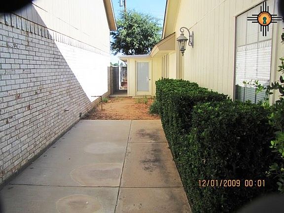 3rd image of 920 W Caprock St