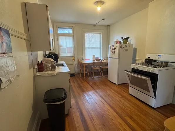 329 Beech St, Holyoke, MA