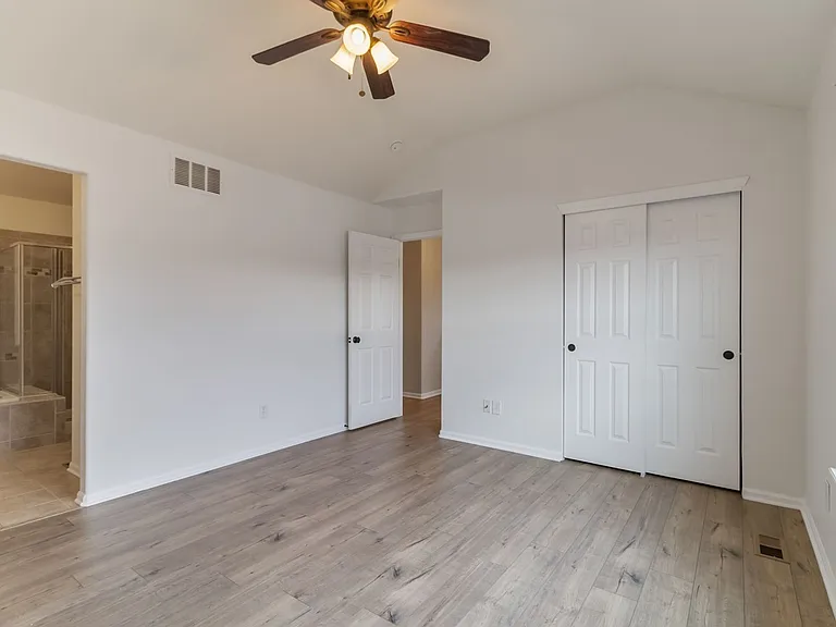 727 Crooked Y Point — Photo 13