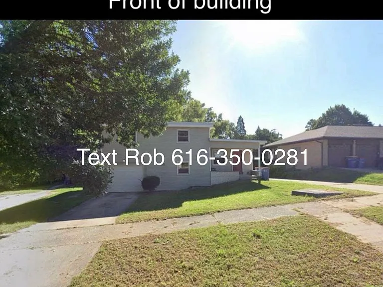 850 Houseman Ave NE #B — Photo 19