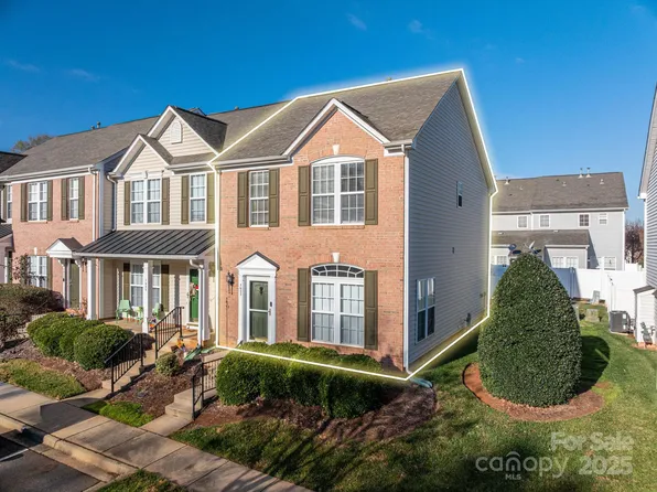 7937 Mariners Pointe Cir, Denver, NC 28037