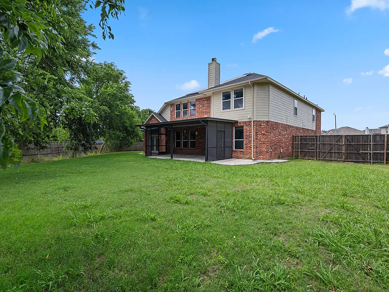 2318 Hillgrove Ct — Photo 43