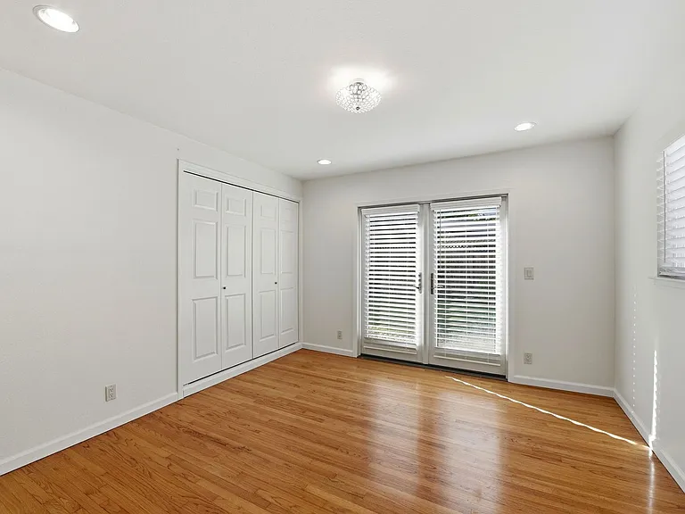 1559 Chambers Dr — Photo 33