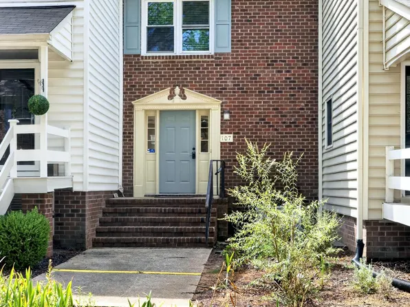 107 Sully Ct, Chapel Hill, NC 27514