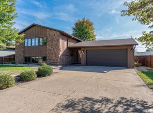 1434 Woods Ave, Camanche, IA 52730