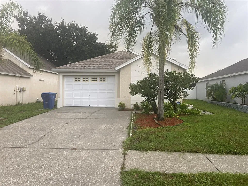 3 bed, 2.0 bath, 1322 sqft, $2,050 — Photo 1