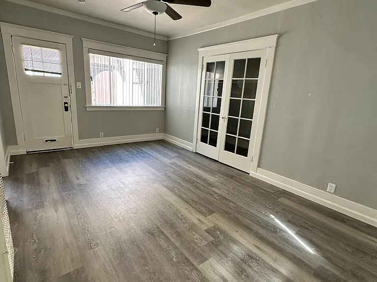 729 Elm Ave #6 — Photo 7