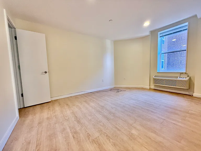 249 S 49th St #8O6 — Photo 77