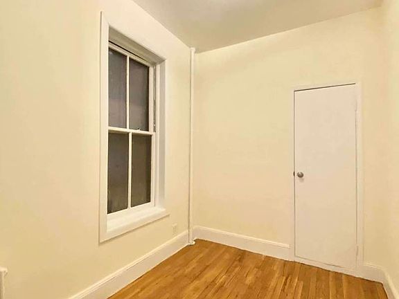 5th image of 117 Christopher St #8