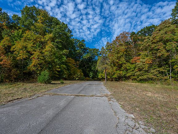 3rd image of 44780 Blue Star Hwy