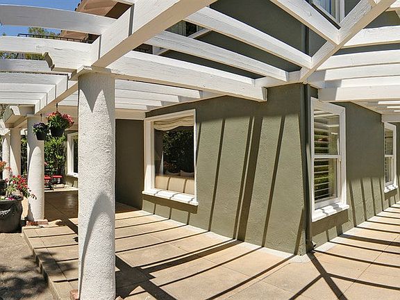 3rd image of 20360 Saratoga Los Gatos Rd