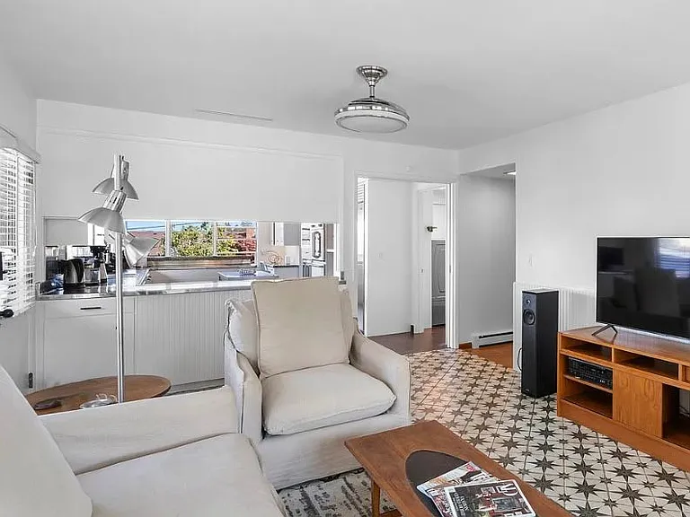 3827 NE Holman St — Photo 10