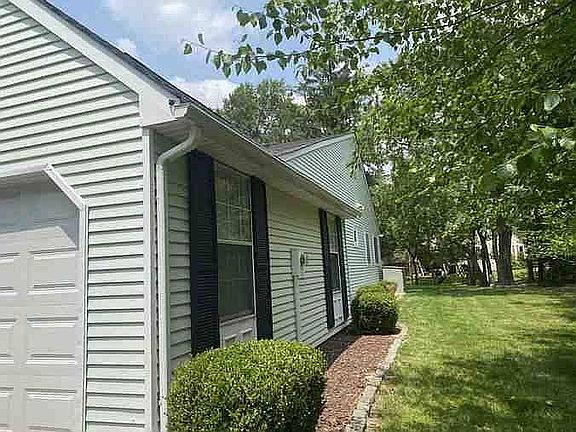 3rd image of 20 Penwood Dr #54B