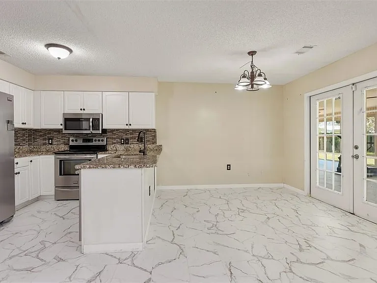 14 Sandy Pond Ct — Photo 12