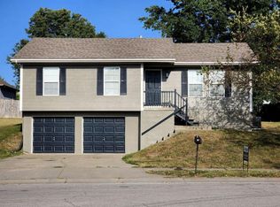 1215 Susan Cir, Kearney, MO 64060