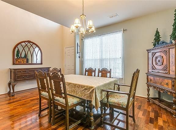 4th image of 1017 Hidden Oaks Dr