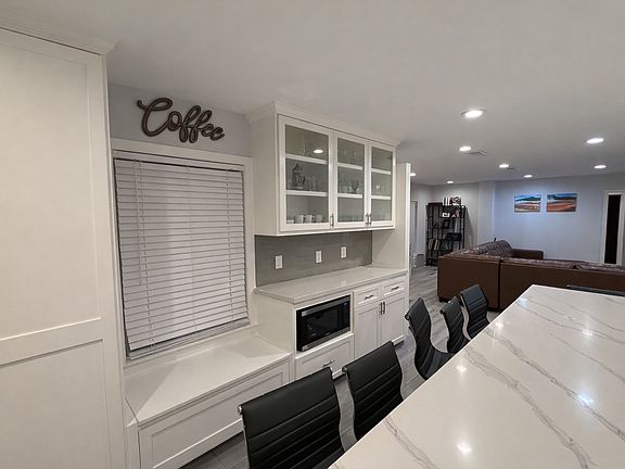 5th image of 4301 Jefferson St #1
