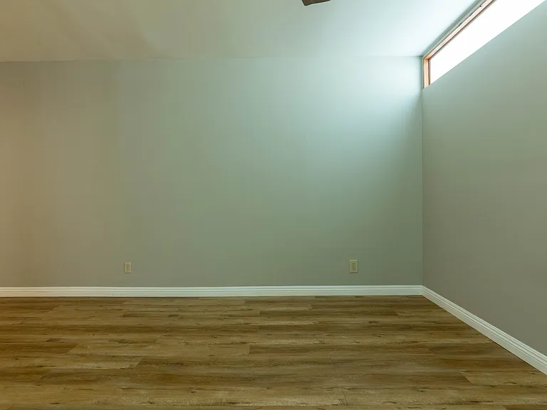 5125 Harold Way #202 — Photo 15