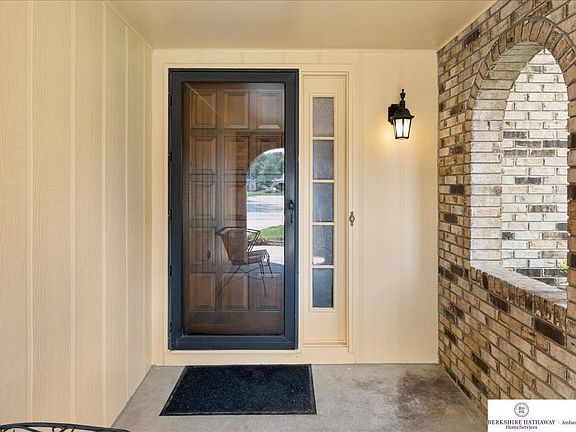 5th image of 313 Sherwood Cir