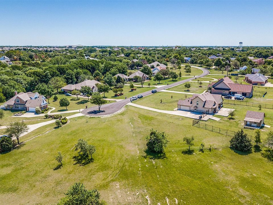 1st image of 23 Brookhollow Cir