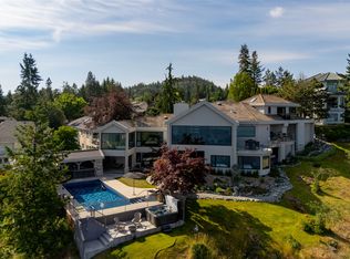 228 Caliburn Ct, Kelowna, BC V1V 1N2