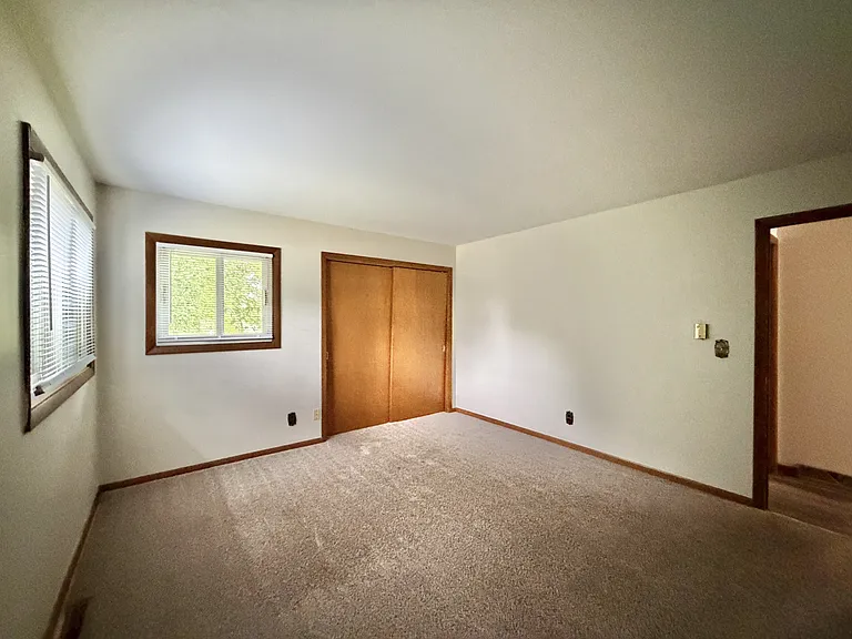 2437 S Country Ln — Photo 6