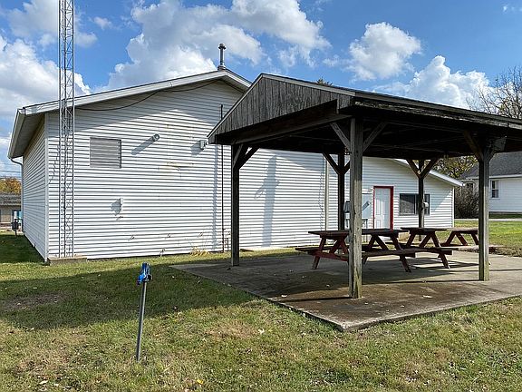 4th image of 2115 W Fountain Dr