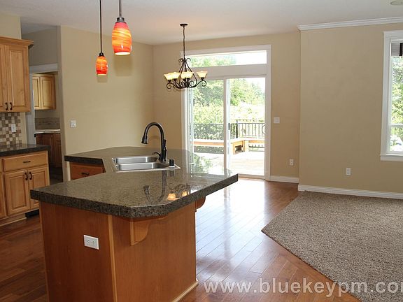 5th image of 302 NW 53rd Cir