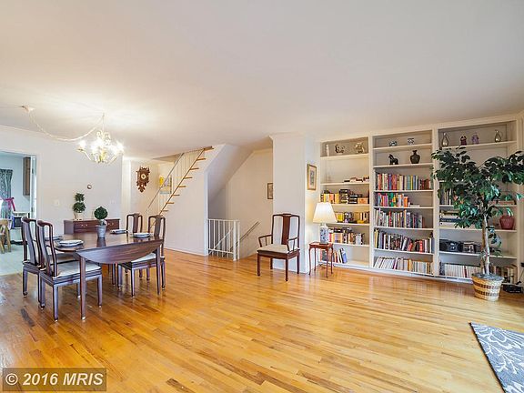 5th image of 92 Dewey Dr