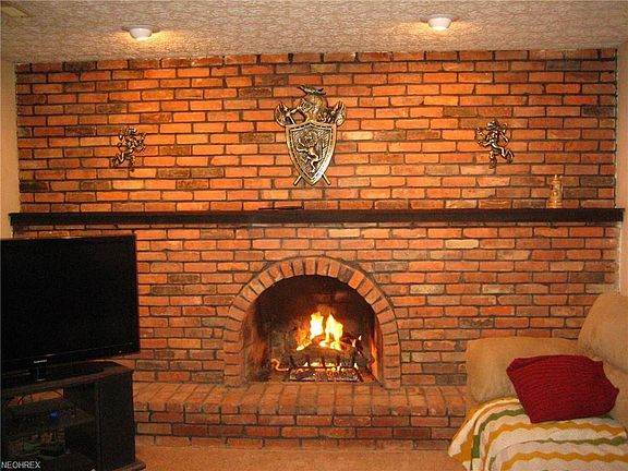 5th image of 26960 Elizabeth Ln