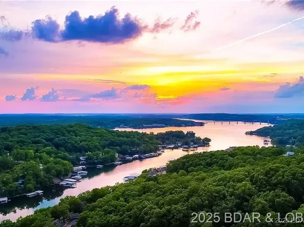 4194 Holiday Ln #18, Osage Beach, MO 65065