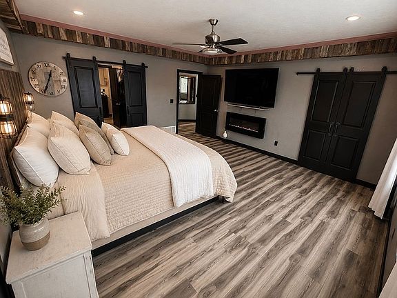 5th image of 1430 Stoney Point Dr