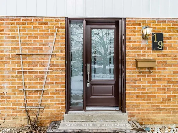 19 Starlake Dr, Toronto, ON M1G 3C3