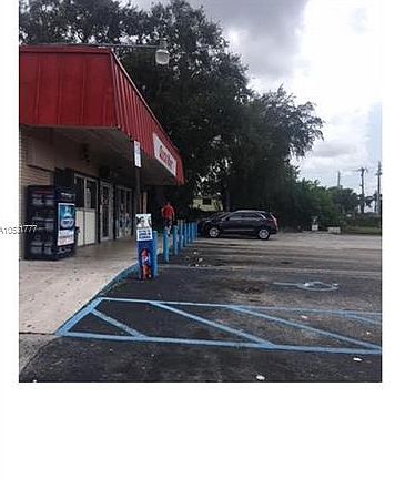 3rd image of 2210 Miami Gardens Dr