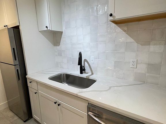 3rd image of 7929 Gault St Unit 211