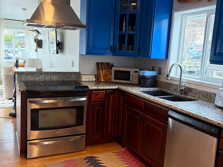 1409 NE Boat St #2 — Photo 3