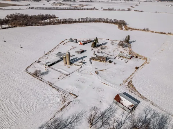 N1699 Mount Hope Rd, Brodhead, WI 53520
