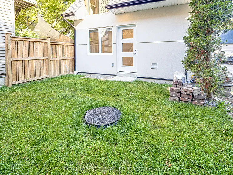 20 Kewbeach Ave #LANEWAY UPPER — Photo 15