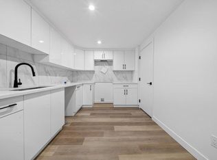 5213 104a St NW #Basement, Edmonton, AB T6H 5Y6