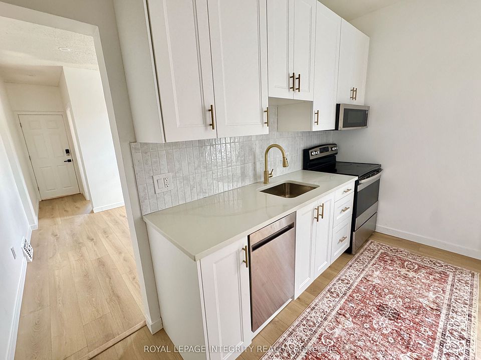 1st image of 920 Gladstone Ave #1