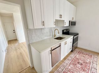 920 Gladstone Ave #1, Ottawa, ON K1R 6Y4