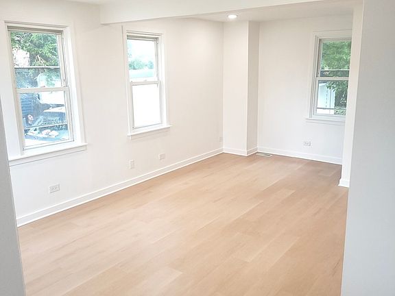 5th image of 9822 Meade Ave
